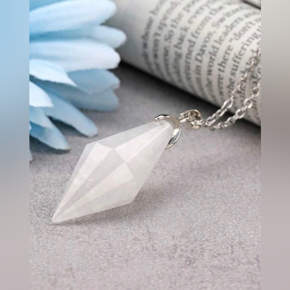 New Clear Quartz Pendant Necklace - Picture 2 of 12